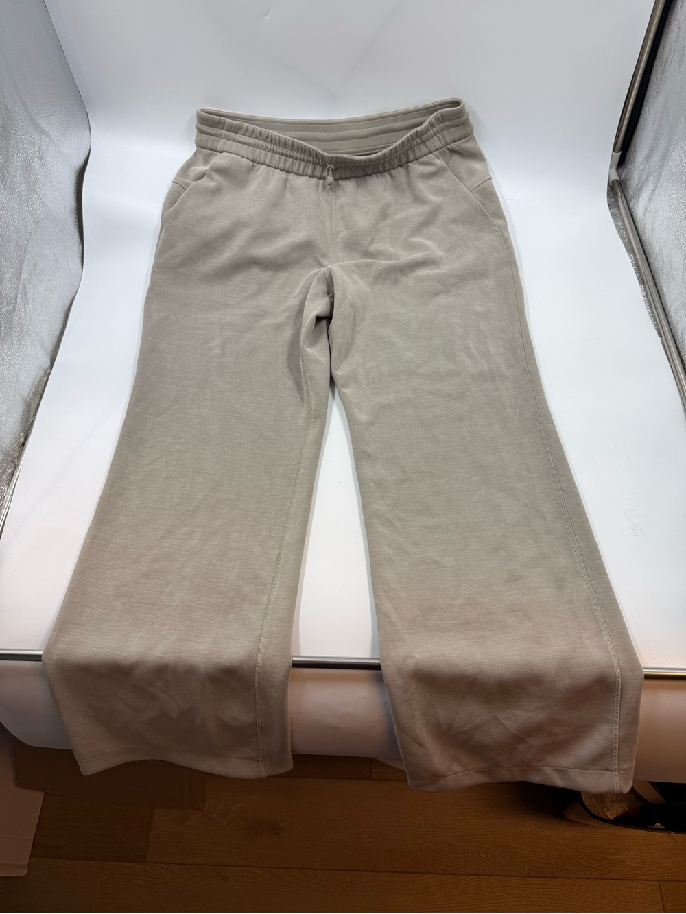 Lululemon soft tree high rise pants woman size 10